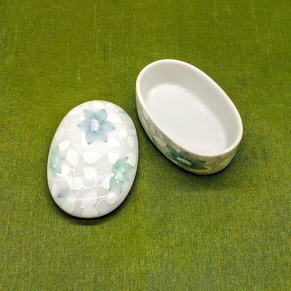 Symphony Otagiri Japan Oval Porcelain Trinket Box - Picture 4 of 6
